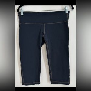 Gap Fit Athletic Capris, Dark Gray, Medium